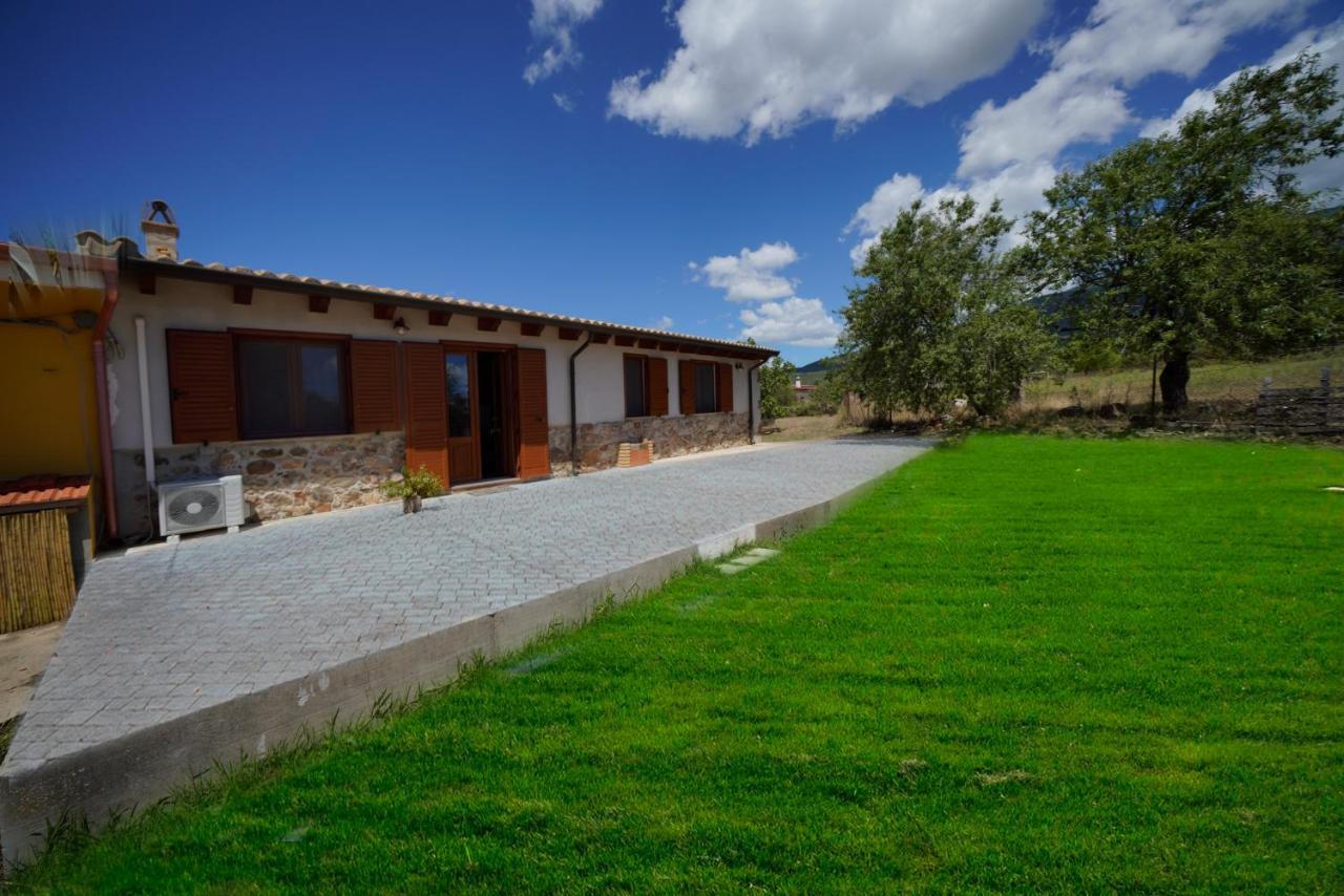 L'Oliveto Apartamento Nuxis Exterior foto